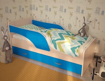 Детская кровать с бортиками Максимка, корпус Млечный дуб, фасад Синий в Находке