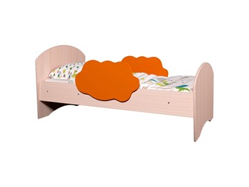 Детская кровать с бортиками Тучка, корпус Дуб млечный, фасад Оранжевый в Уссурийске
