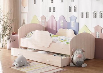 Детская кровать с бортиками Тучка с ящиком, корпус Дуб млечный, фасад Дуб млечный в Уссурийске