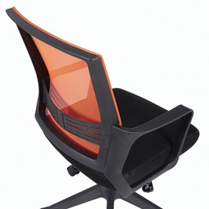 Офисное кресло Brabix Balance MG-320 (с подлокотниками, комбинированное черное/оранжевое) 531832 в Артеме - предосмотр 6