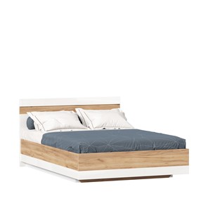 Кровать в спальню Фиджи 1400 с подъемным механизмом ЛД 659.081, Дуб золотой/Белый в Артеме
